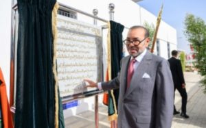 جلالة الملك يدشن ويزور عددا من المشاريع الكبرى المندرجة في إطار إعادة هيكلة وتطوير المركب المينائي للدار البيضا