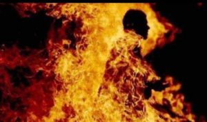 صدمة بمدينة الجديدة : شخص من ذوي الاحتياجات الخاصة أضرم النار في جسده .