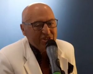 الفنان زهير بن جلون يعرض اول لوحاته على انغام انامله المبهرة .