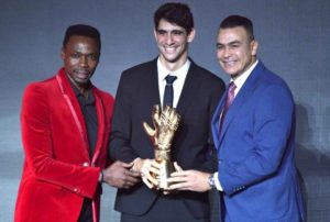 المغربيان حكيمي وشباك احسن لاعبان في إفريقيا ذكورا واناثا