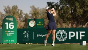 سفيرة جولف السعودية تشارلي هال تتوج بلقب بطولة PIF السعودية الدولية للسيدات