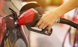 زيادات مرتقبة في أسعار المحروقات.. الكزوال قد يرتفع بـ2.5 درهم والبنزين بـ1.5 درهم