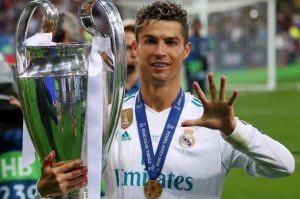 *من الفقر إلى المجد… حين تتحول كرة القدم  لطريق الغنى والكرامة*