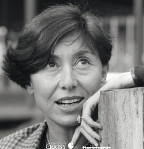 جوليا كريستيفا: الكتابة كفضاء لقلق الهوية الأنثوية