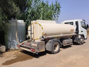 توفير صهاريج متنقلة يخفف معاناة العطش بمناطق أولاد عبدالله وخلفية.. ساكنة تشيد بتدخلات السلطات الإقليمية.
