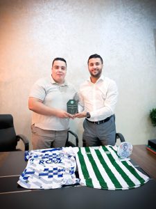 وساطة إعلامية تنهي الخلاف بين أولمبيك خريبكة وسريع وادي زم وتفتح صفحة جديدة