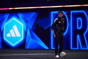 فريق FWZ يقصي بورسينوس الإسباني ويحقق أول انتصاراته في كأس العالم للأندية لدوري الملوك
